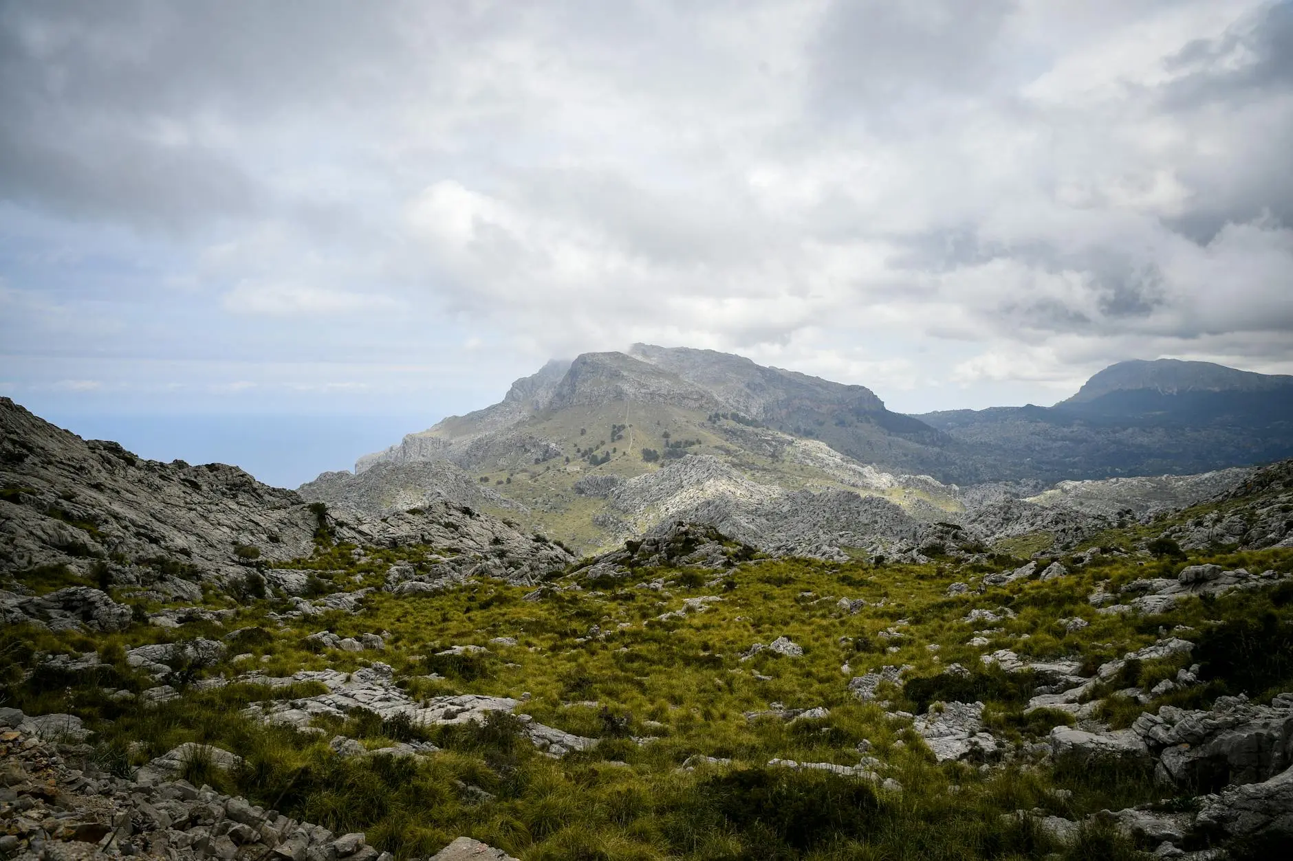 Paisaje de Ferrata en día soleado