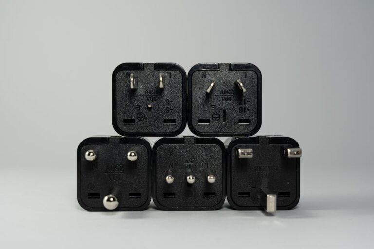 Tapones De Pared Negros