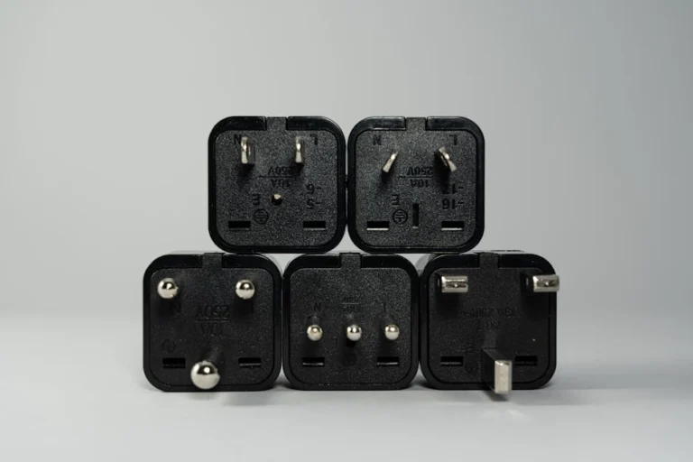 Tapones De Pared Negros