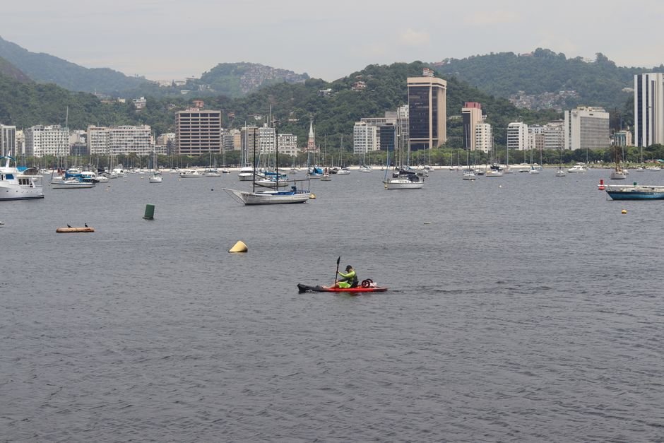 Kayak en aguas tranquilas, deportes de aventura
