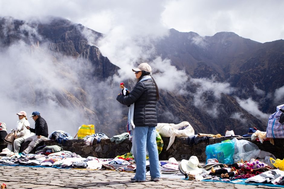 Organización de artículos de viaje en neceser