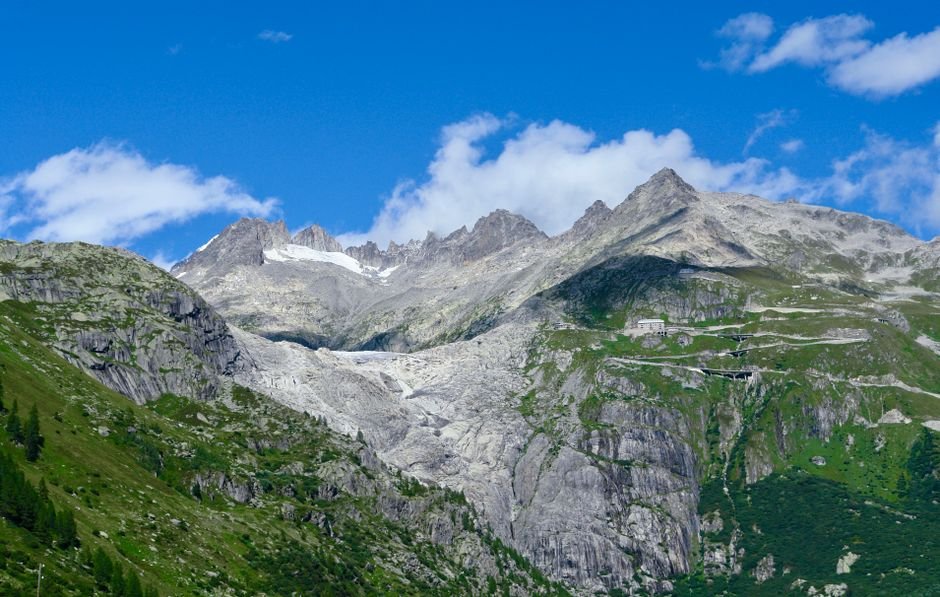 Paisaje europeo desde ventanilla de tren