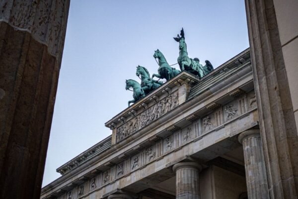 Puerta de Brandeburgo en Berlin al atardecer