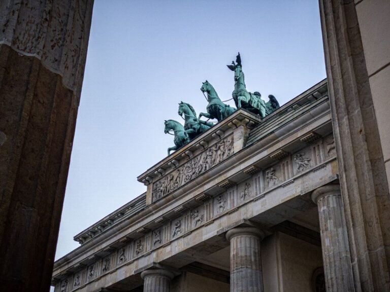 Puerta de Brandeburgo en Berlin al atardecer