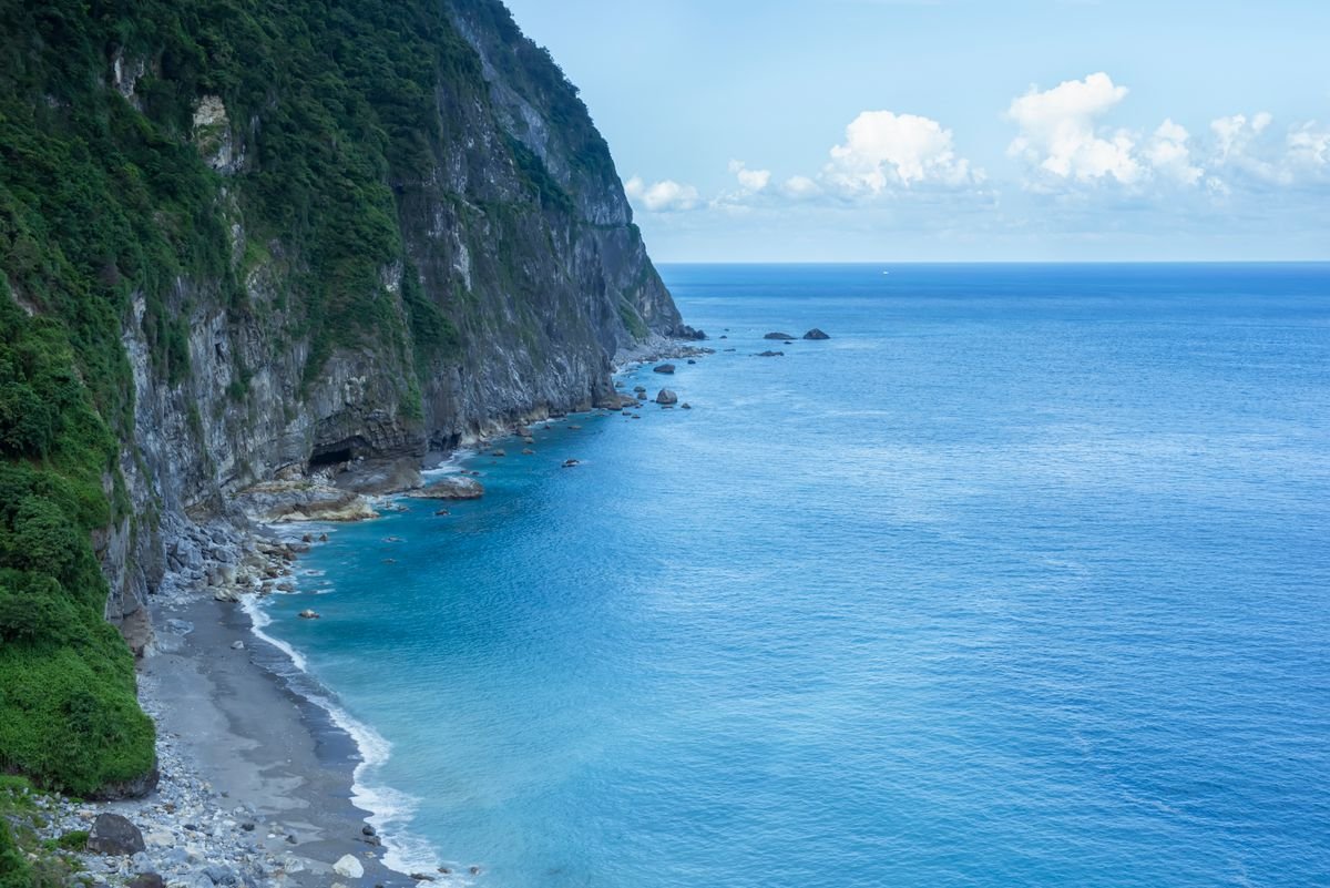 Acantilados de Qingshui con aguas turquesas en la costa este de Taiwán