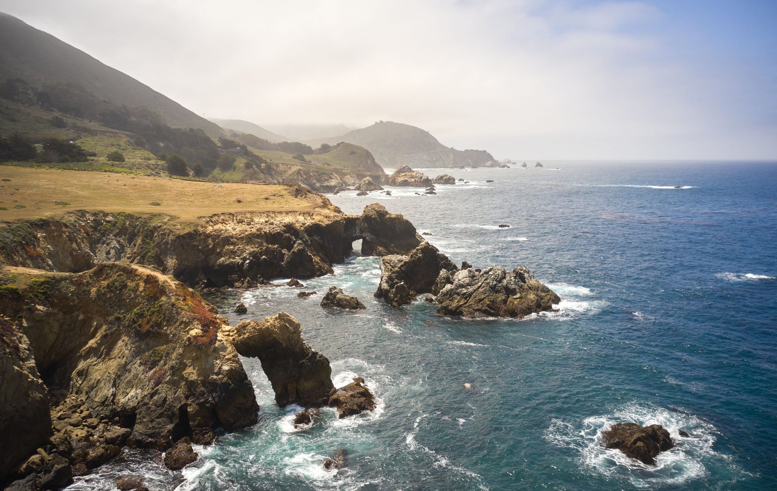 Costa rocosa de Big Sur, en California