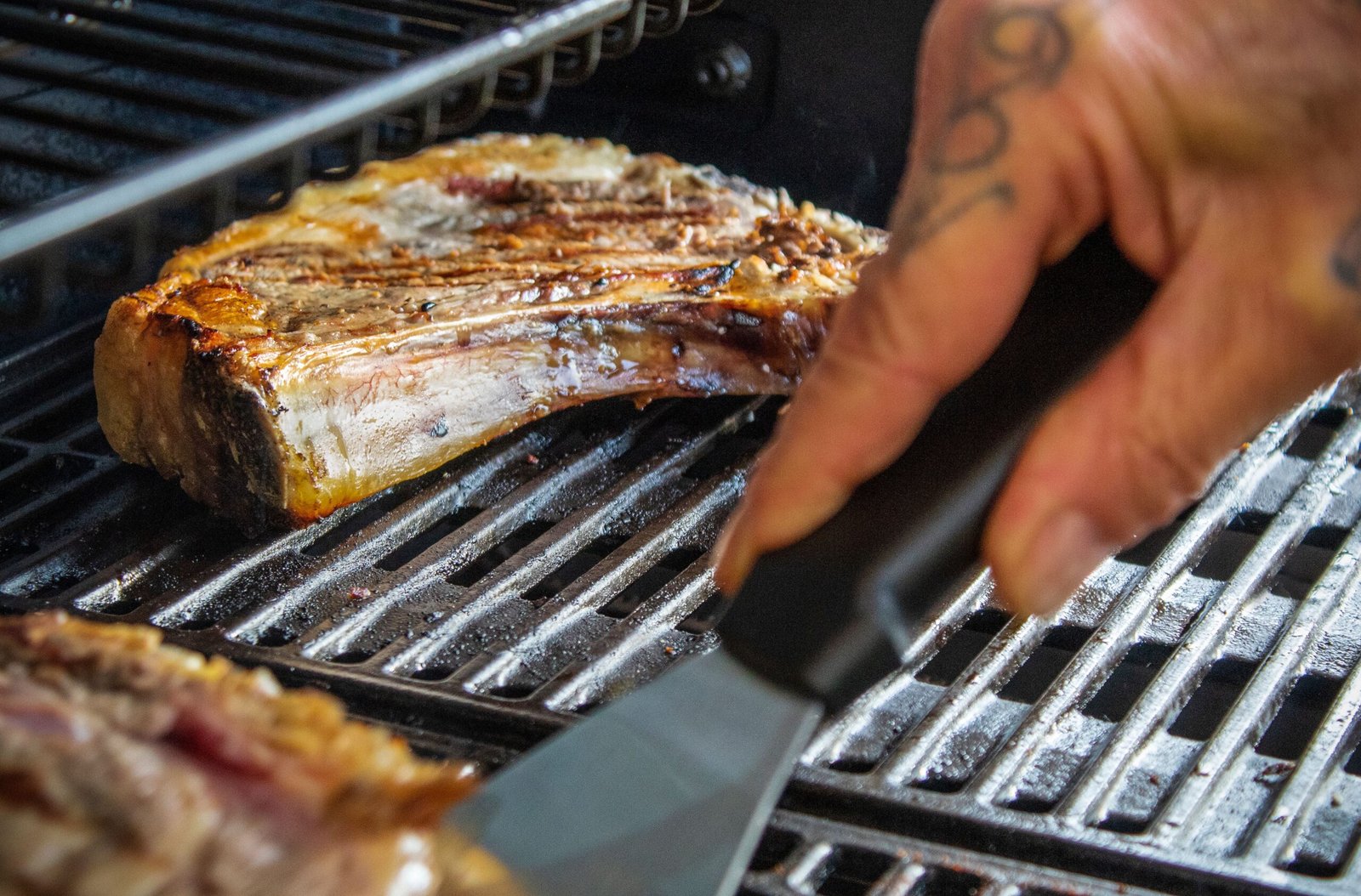 Chuletón a la brasa — gastronomía de la Sierra de Gredos