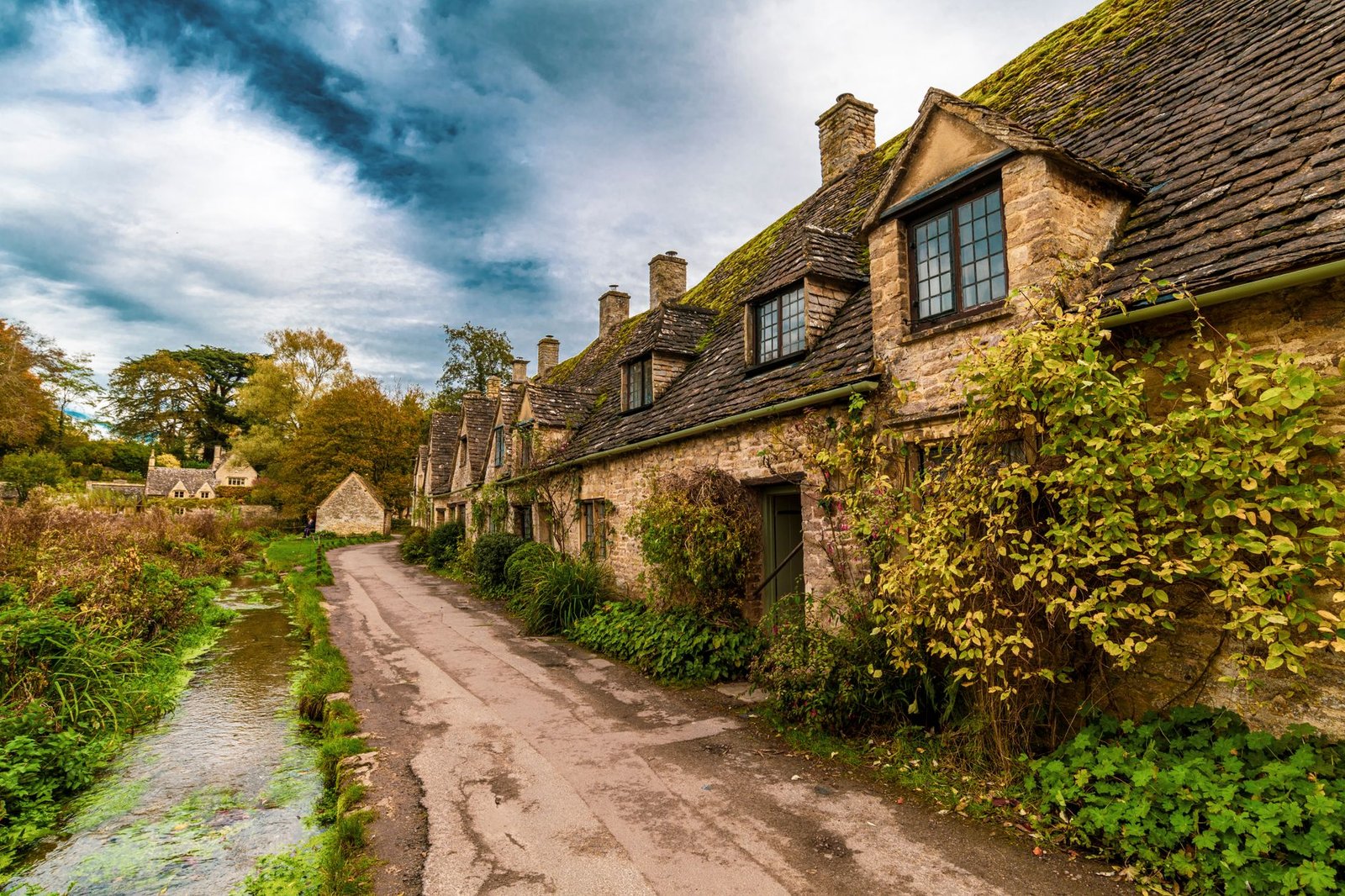 Casas de piedra tradicionales en Bibury, Inglaterra