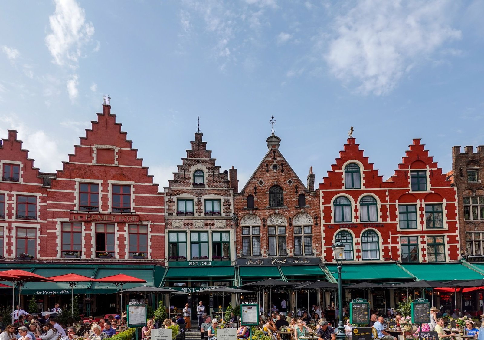 Casas con frontones de la plaza del Markt de Brujas